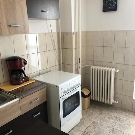 Strada Nerva Traian 11 Bloc M68 Bucarest